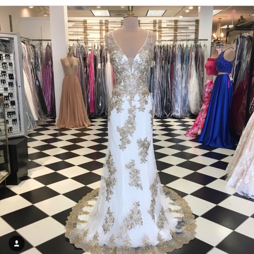 Prom/formal/wedding dress